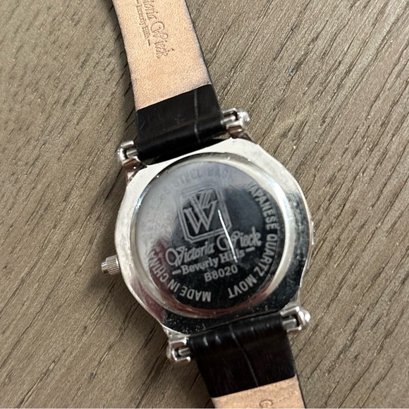 Victoria Wieck Beverly Hills Watch Womens Crystals Leather Band New Battery - Picture 5 of 6